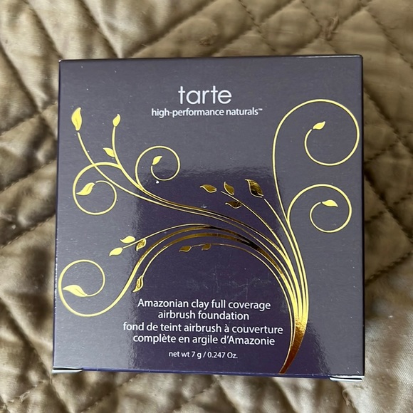 Tarte Amazonian Clay Full Coverage Airbrush foundation in fair-light neutral